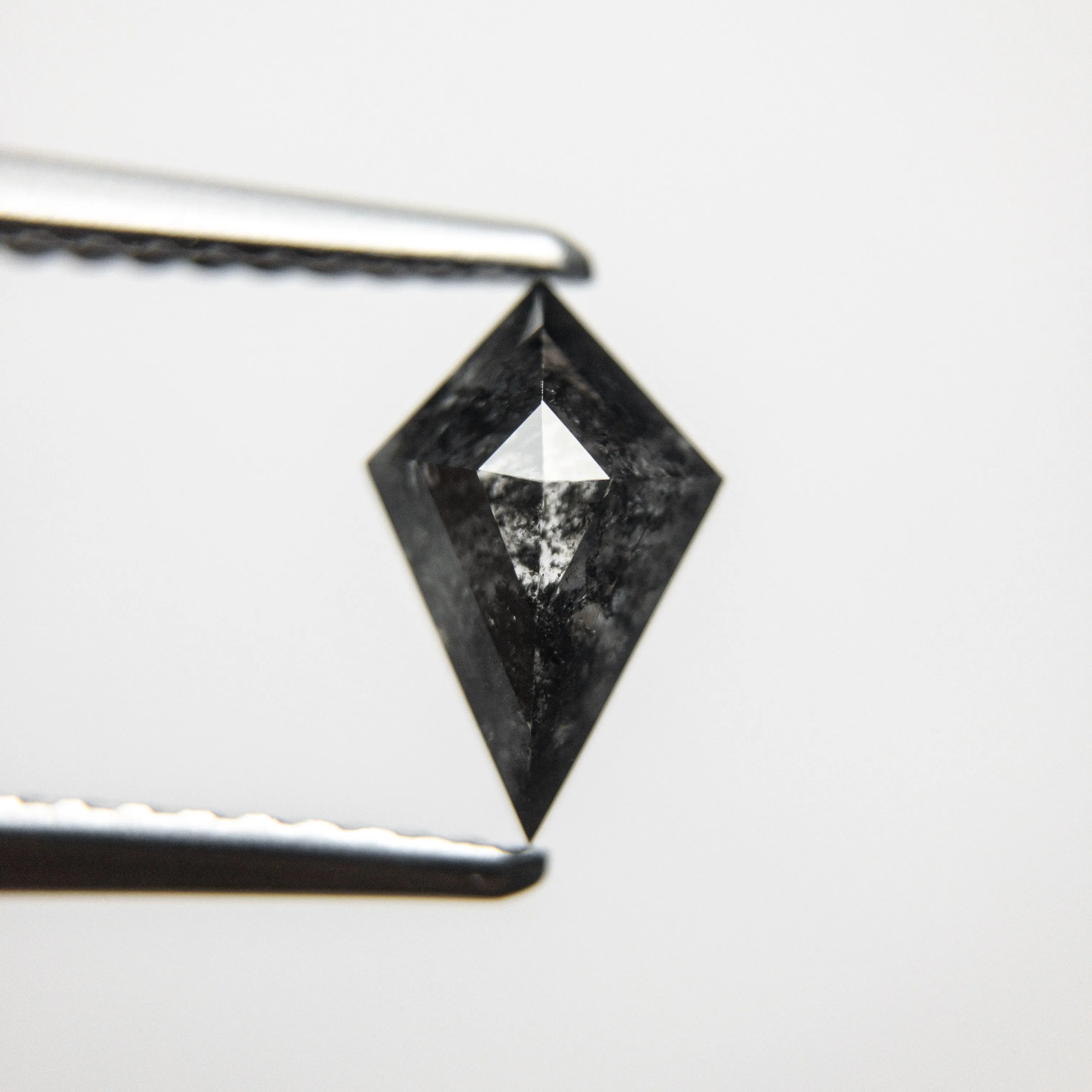 0.95ct 8.56x5.46x3.38mm Kite Rosecut 18363-05