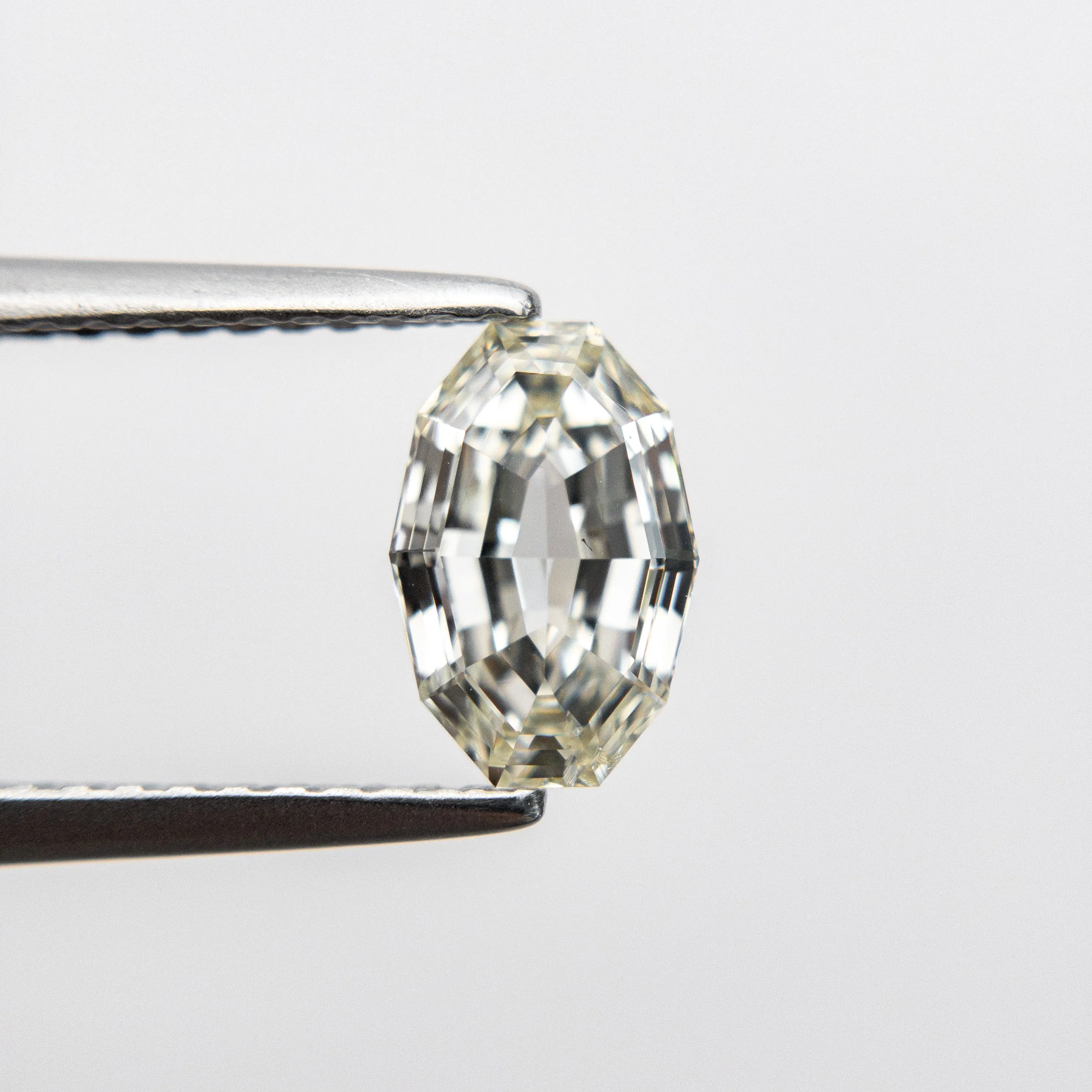 1.01ct 7.77x5.14x3.00mm SI1 M-N Oval Step Cut 18615-01 