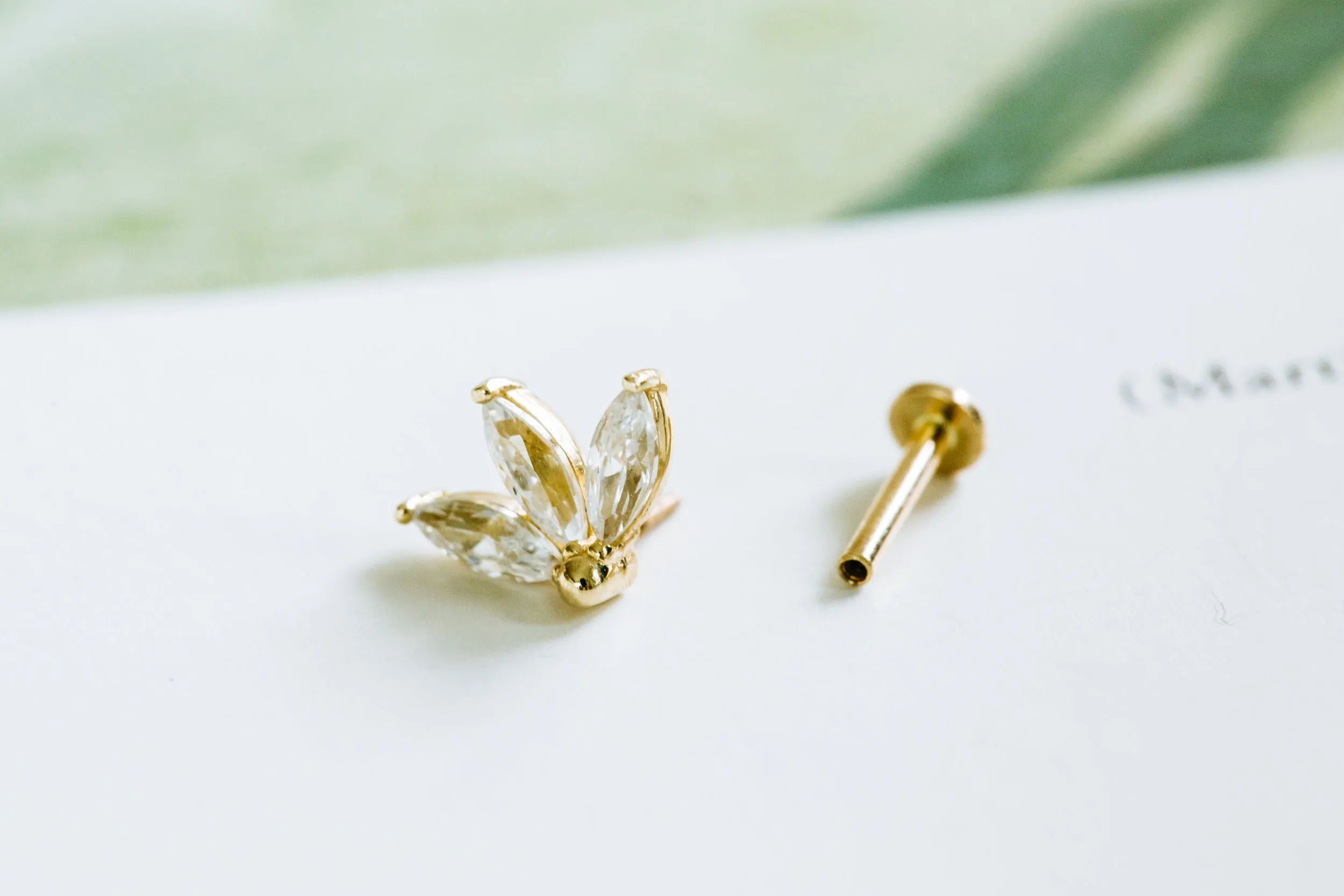 14k Gold Cartilage Cubic Leaves Internally Internal Threaded Labret