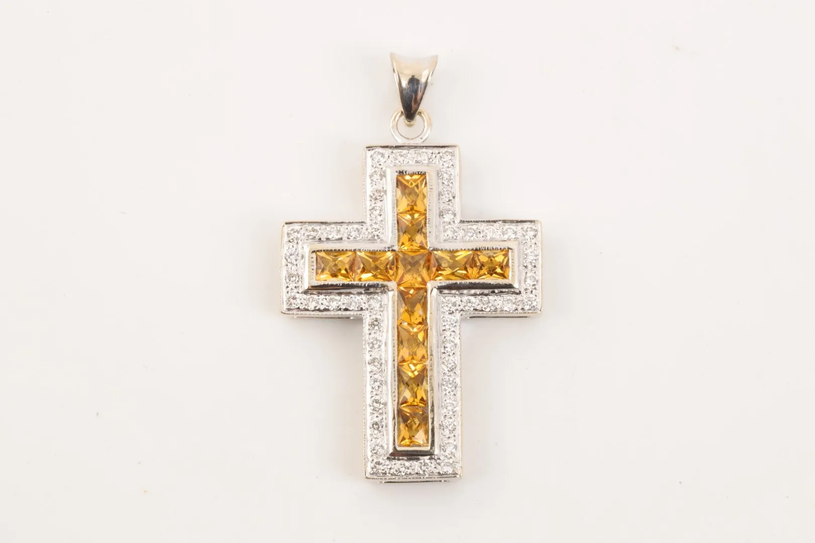 18k White Gold 0.55tcw Diamond 3.81tcw Citrine Cross Pendant (8.75g.)