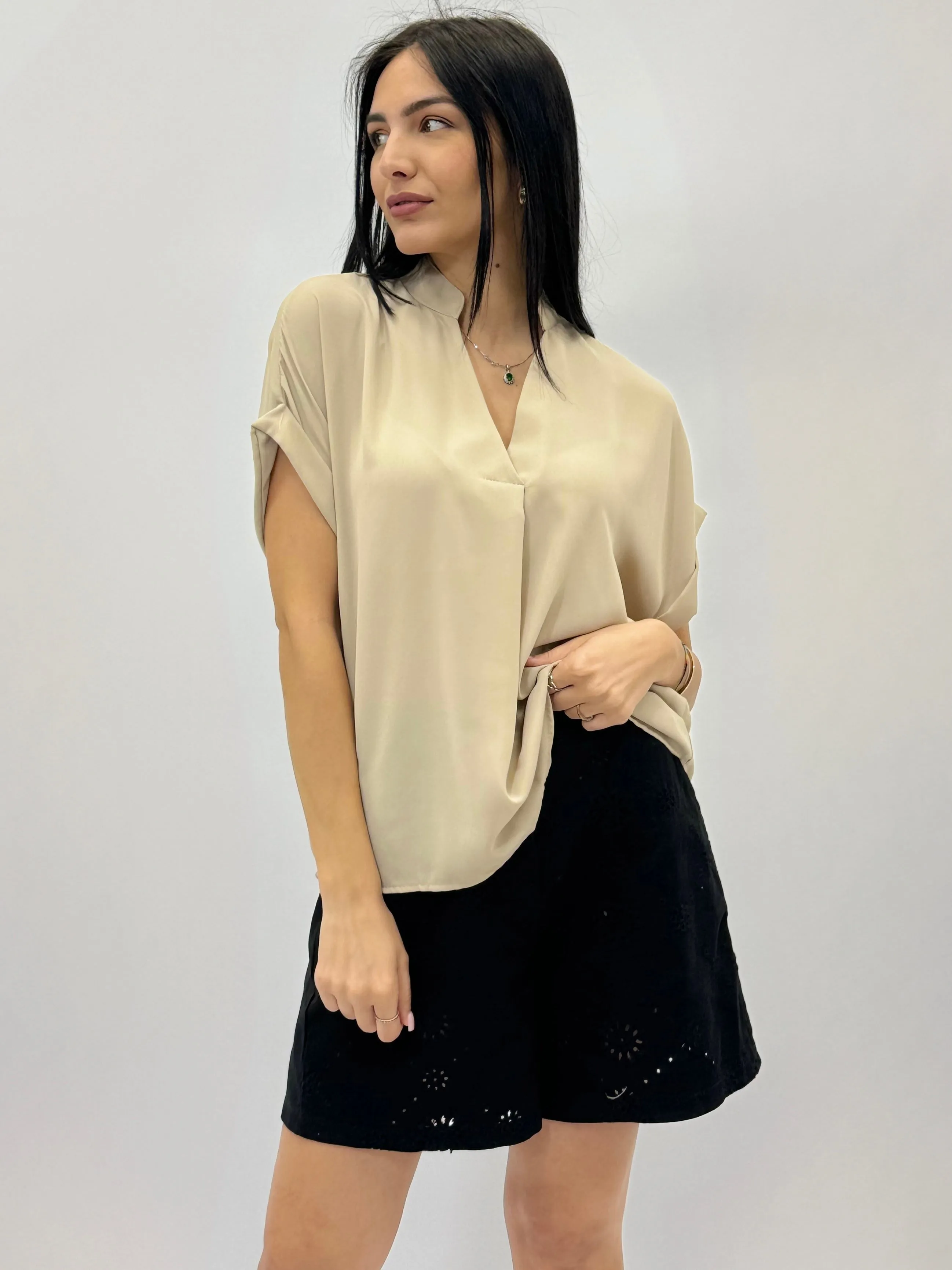 Blusa leggera con scollo alla coreana