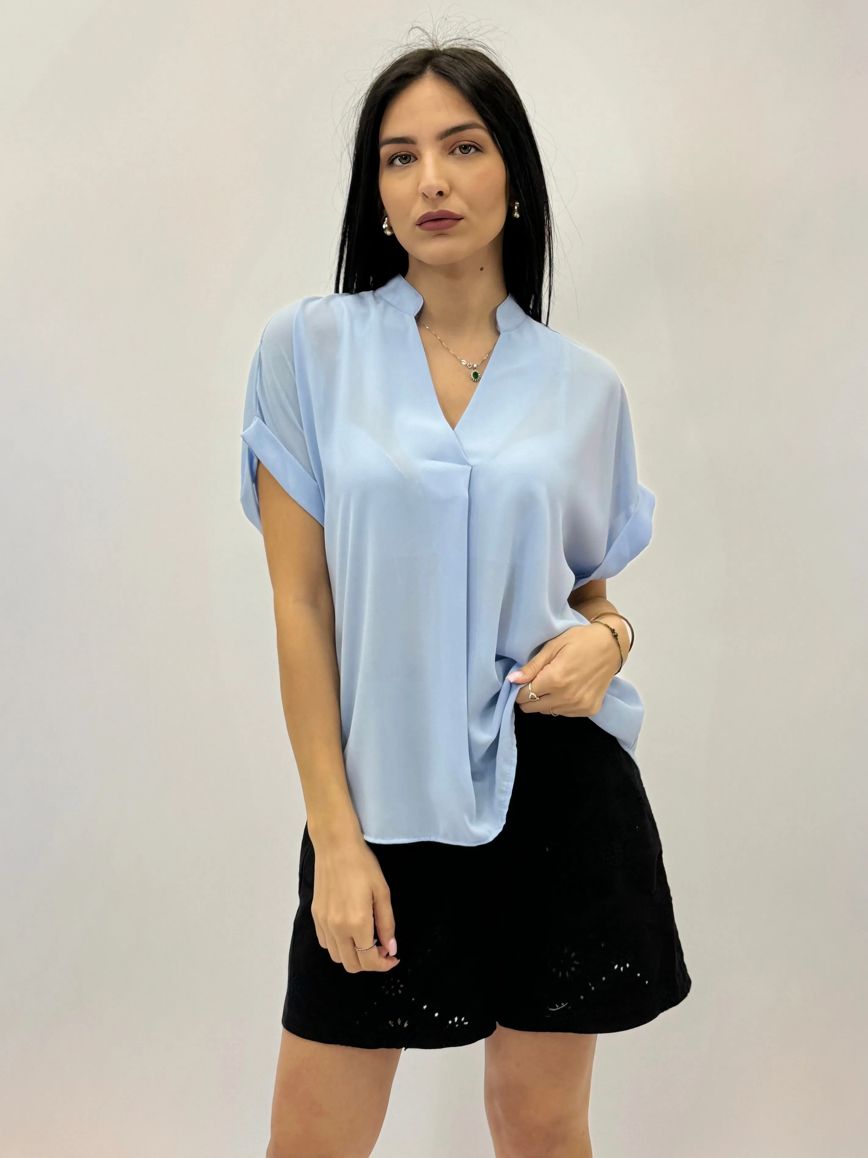 Blusa leggera con scollo alla coreana