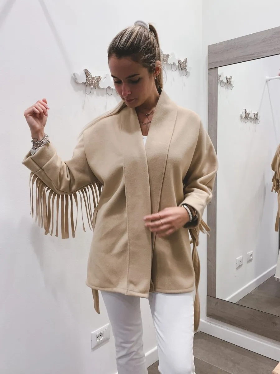 Cappotto beige con frange