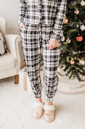 Chasing Snowflakes Plaid Lounge Bottoms- White & Black