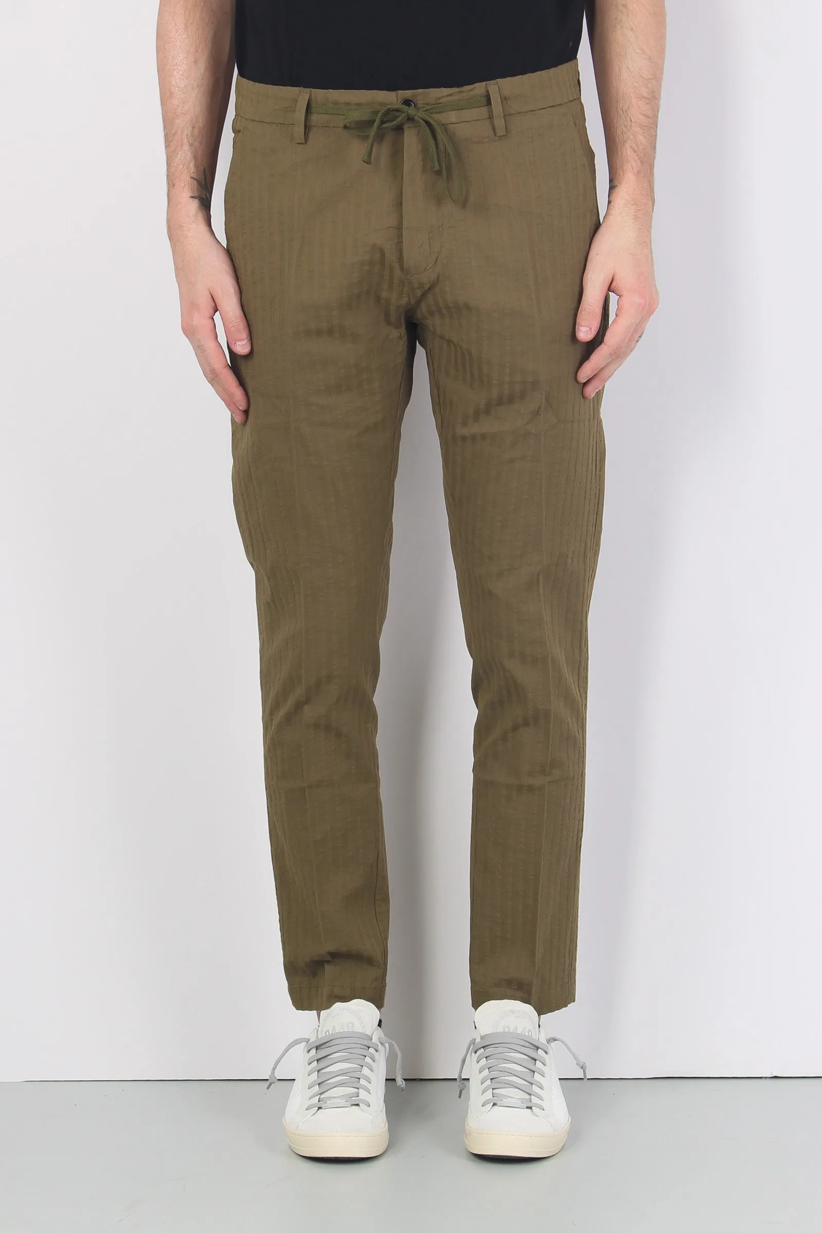 Pantalone Riga Tono Su Tono Military