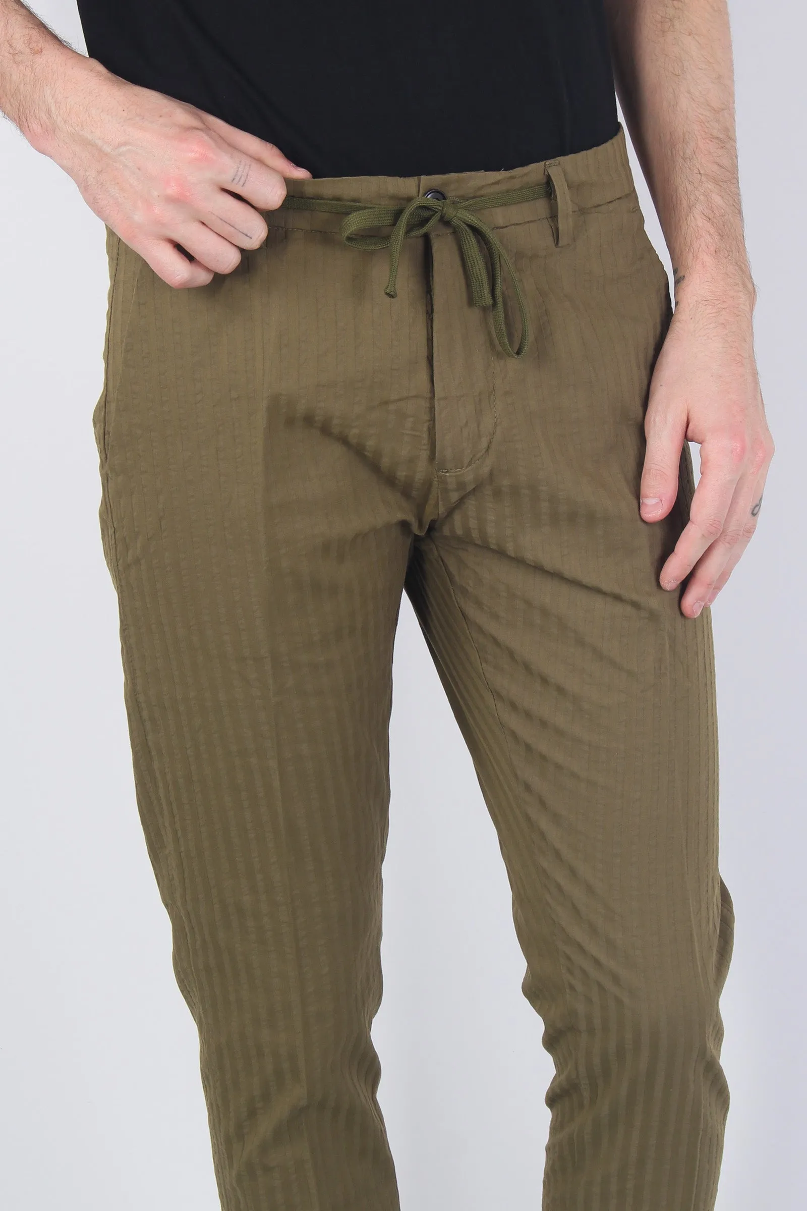 Pantalone Riga Tono Su Tono Military