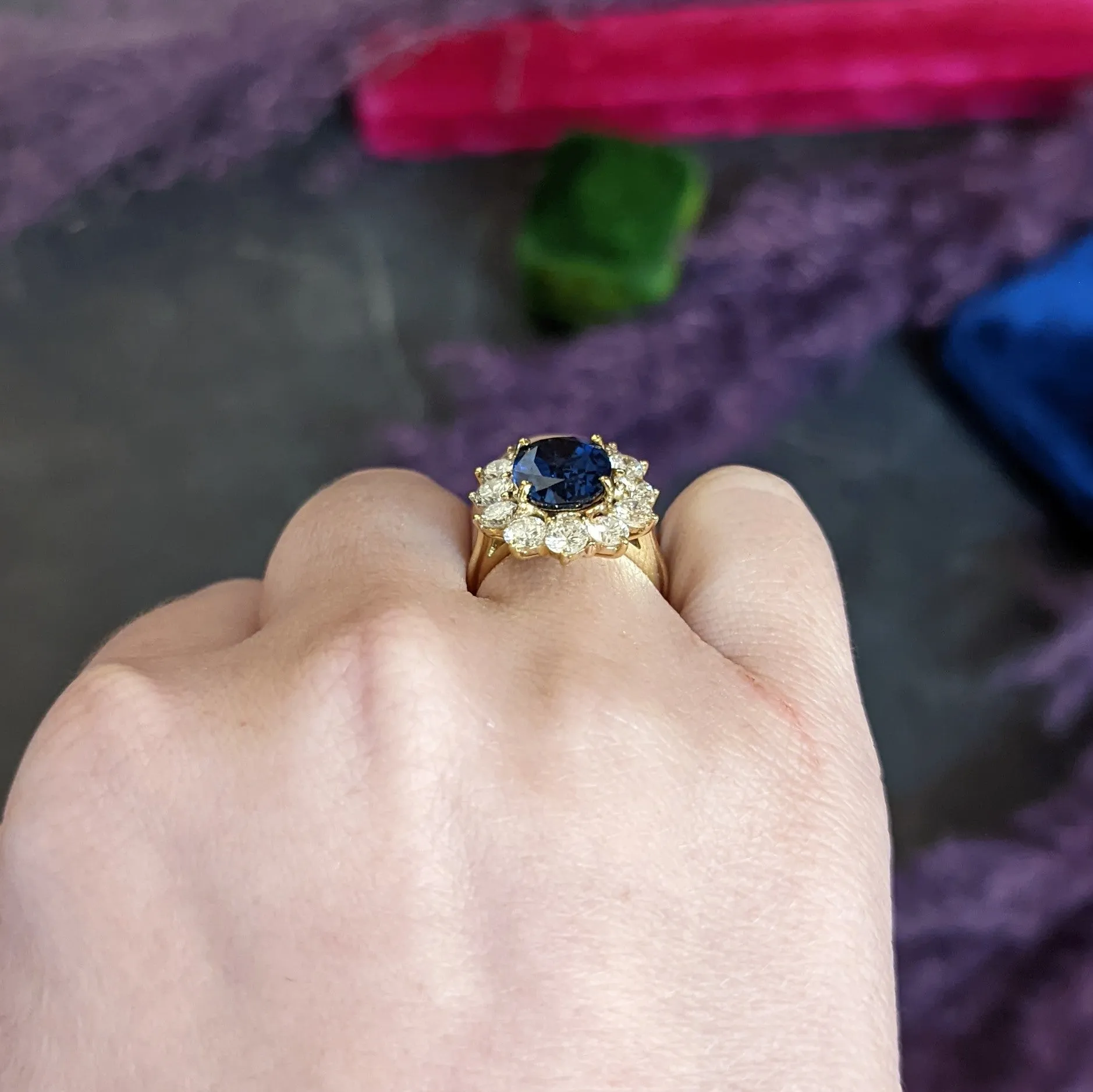 Vintage 7.20 CTW Sapphire Diamond 18 Karat Gold Cluster Ring